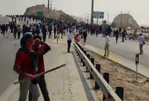 اعتراضات و اعتصاب در ایران به مناطق نفتی جنوب رسید