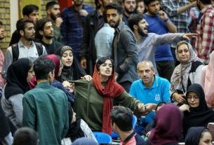 اعتراض به حجاب اجباری در زندان؛ لیلا حسین‌زاده در ملاقات پوشش اسلامی سر نکرد