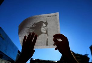 صد روزی که «شعار زن، زندگی، آزادی» ایران را لرزاند