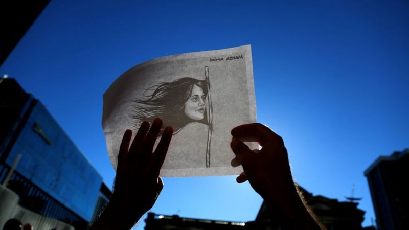 صد روزی که «شعار زن، زندگی، آزادی» ایران را لرزاند