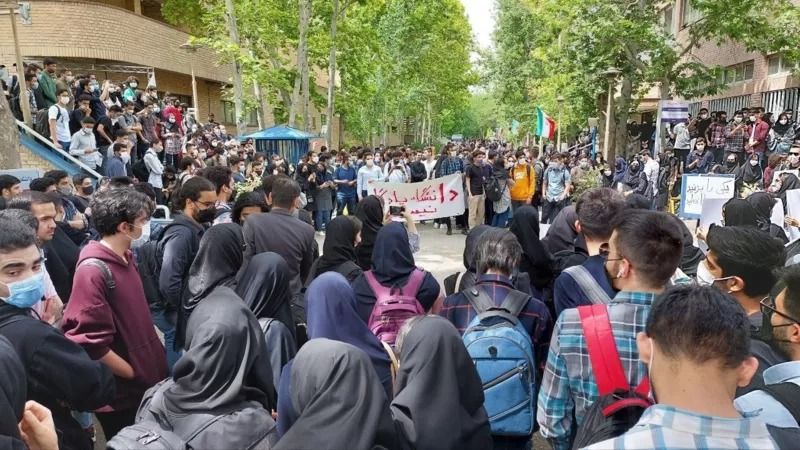 ادامه اعتراضات دانشگاهی در ایران با وجود سرکوب و هشدار حکومت
