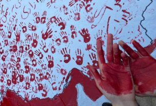 شروع پنجمین هفته اعتراضات در ایران: ادامه تجمعات در اردبیل، تهران و چند شهر دیگر؛ قطع اینترنت و فریاد آزادیخواهی دانشجویان با دست‌هایی «به رنگ خون»