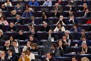 پارلمان اروپا درخواست حمایت بیشتر از معترضان ایران و تروریستی خواندن سپاه را تصویب کرد
