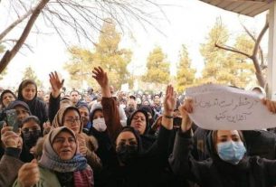 واکنش‌ چهره‌های مخالف به مسمومیت دانش‌آموزان دختر در ایران؛ تجمع اعتراضی والدین نگران در چند شهر