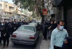 تجمع معلمان در دستکم ۲۰ شهر ایران در حمایت از دانش‌آموزان؛ نیروهای امنیتی به خشونت متوسل شدند