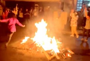 چهارشنبه‌سوری اعتراضی؛ معترضان همزمان با رقص به دور آتش علیه علی خامنه‌ای شعار دادند