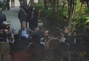 مقاومت دانشجویان دانشگاه تهران در برابر تلاش حراست برای تحمیل حجاب اجباری