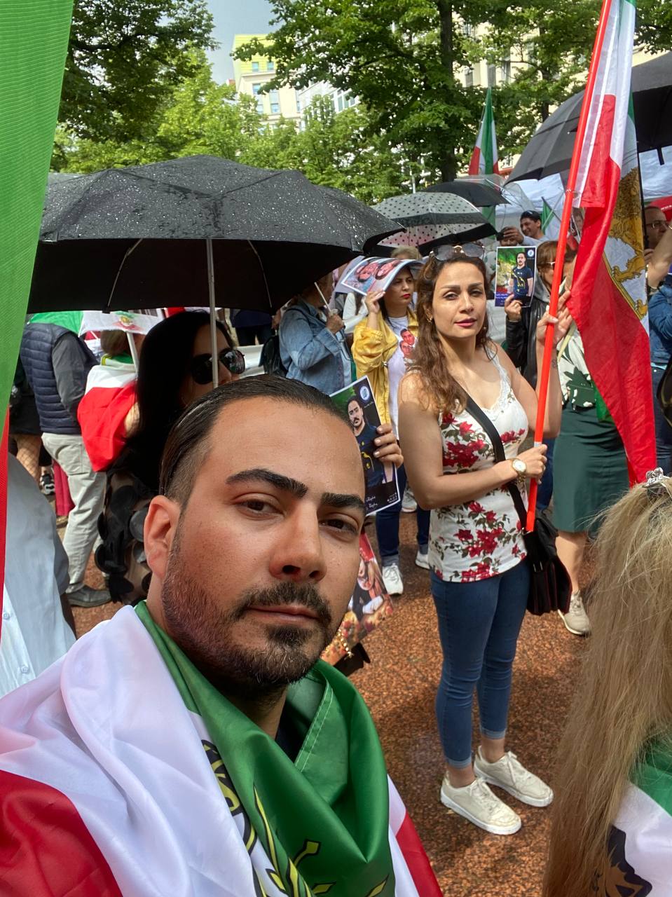 گرده همایی ده ها گروه از ایرانیان در برلین